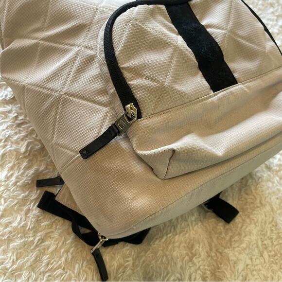 Paperclip Jojo Chic Changing Pad Bag Ivory/Black - Picture 5 of 12